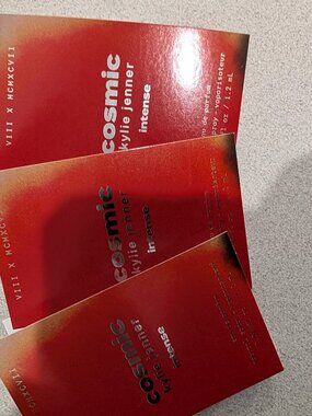 Kylie jenner cosmic intense discovery sample set